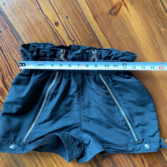 RtA Louie Short in Black - Picture 13 of 13